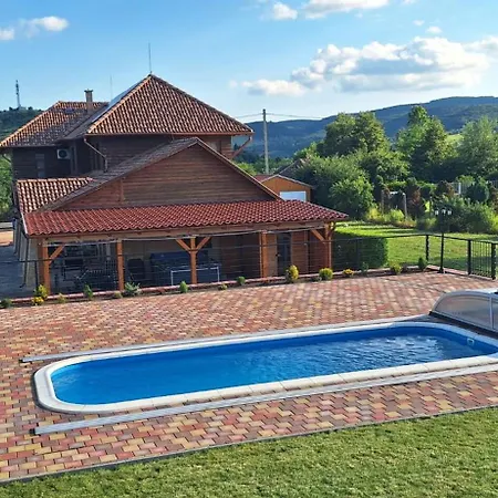 Rozsa Vendeghaz Villa *